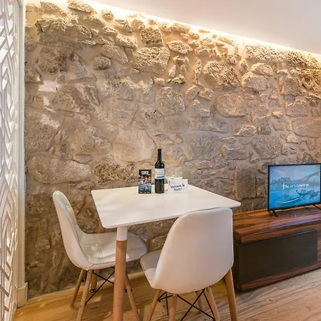 Guestready - The New Yellow Ledbetter Appartement Oporto