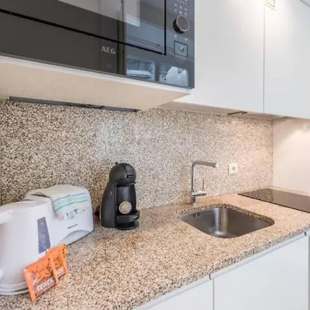 Guestready - The New Yellow Ledbetter